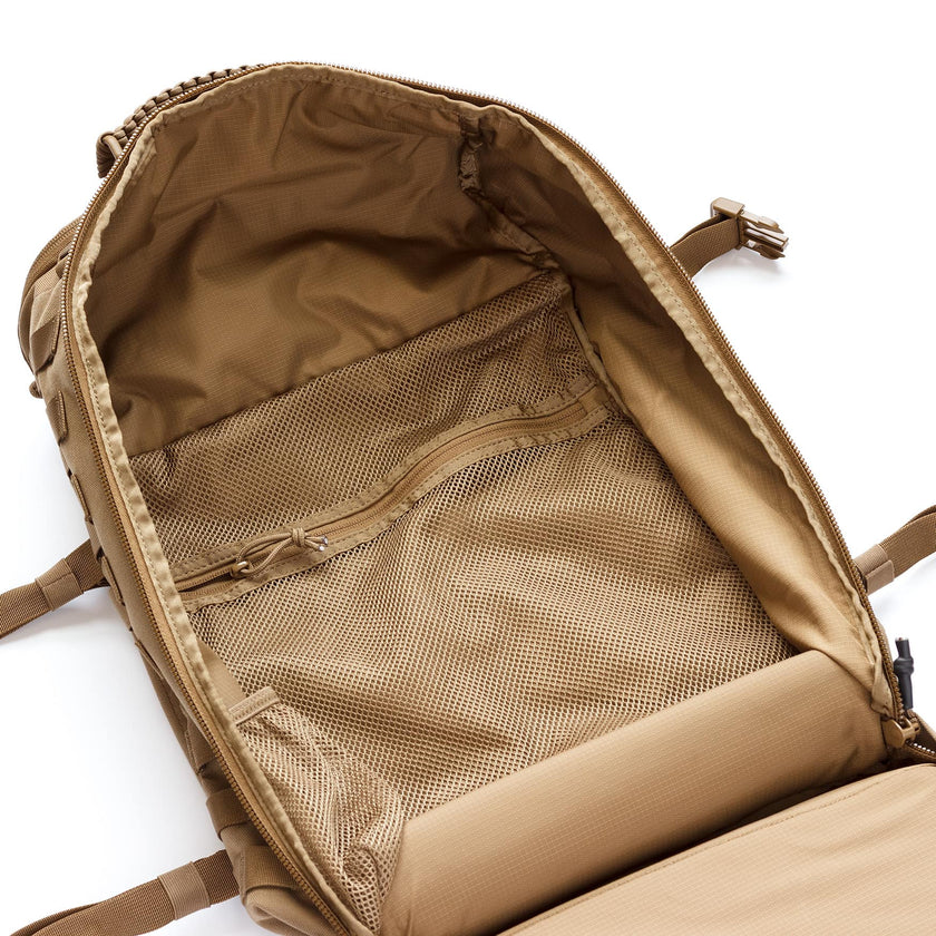 Lay-Flat Main Compartment