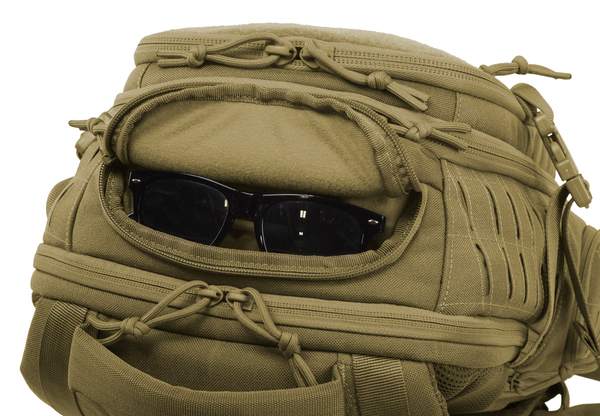Eyewear pocket on the guardian backpack.